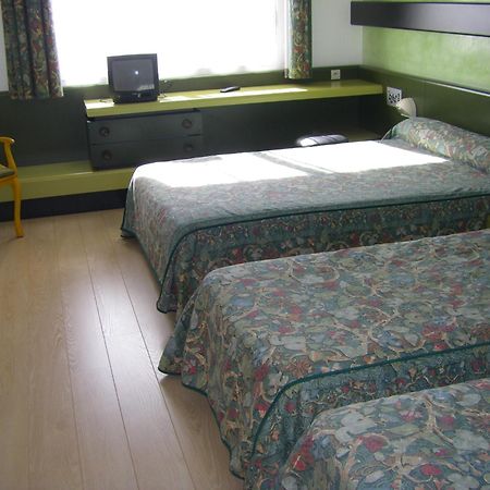Hotel Urbain V Манд Екстер'єр фото