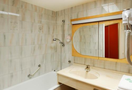 Hotel Urbain V Манд Екстер'єр фото