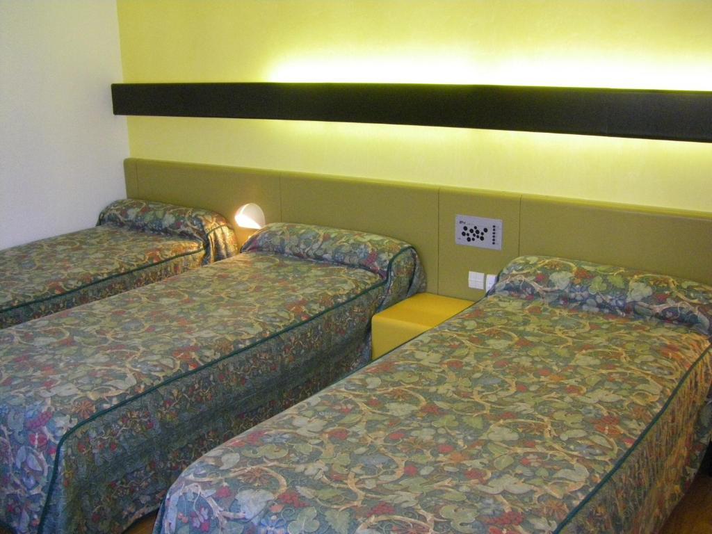 Hotel Urbain V Манд Номер фото