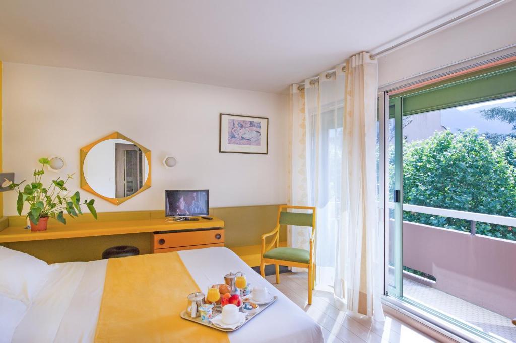 Hotel Urbain V Манд Екстер'єр фото