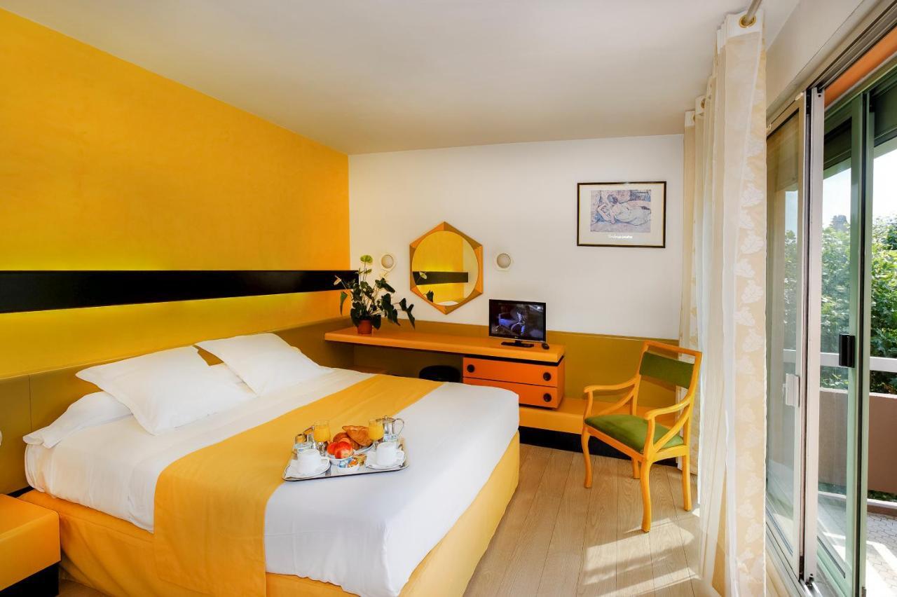 Hotel Urbain V Манд Екстер'єр фото